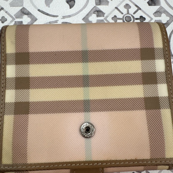 Burberry London-Nova Check Pattern Compact Wallet - Picture 7 of 13